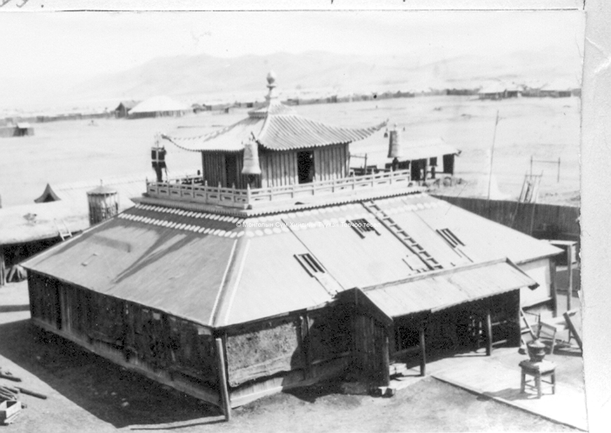 The medical monastic school, and the Eastern aimags in the background. Film Archives K-24062; Tsültem, N., Mongolian Architecture. Ulaanbaatar 1988, 43